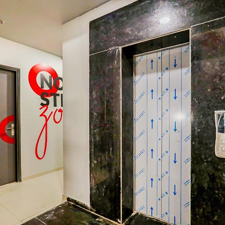 Super Collection O Le Noida Hotel Near Sector 76 Metro Station 外观 照片